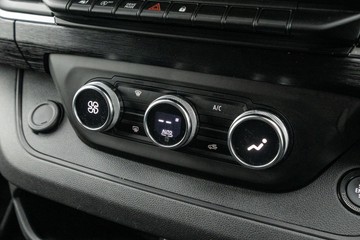https://dvg-vehicle-assets.s3.amazonaws.com/U20074/8gwhkqx4856c6ukan3t9awjjb.jpg