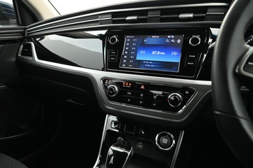 https://dvg-vehicle-assets.s3.amazonaws.com/U20086/2xd9pwymj1i5b9gnpxxzegxb8.jpg