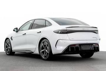 https://dvg-vehicle-assets.s3.amazonaws.com/U20092/4ysc8y0e6al2lmrxzrm5woqd9.jpg