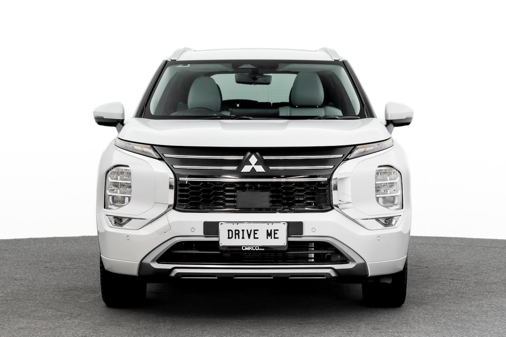 Mitsubishi Outlander image 2