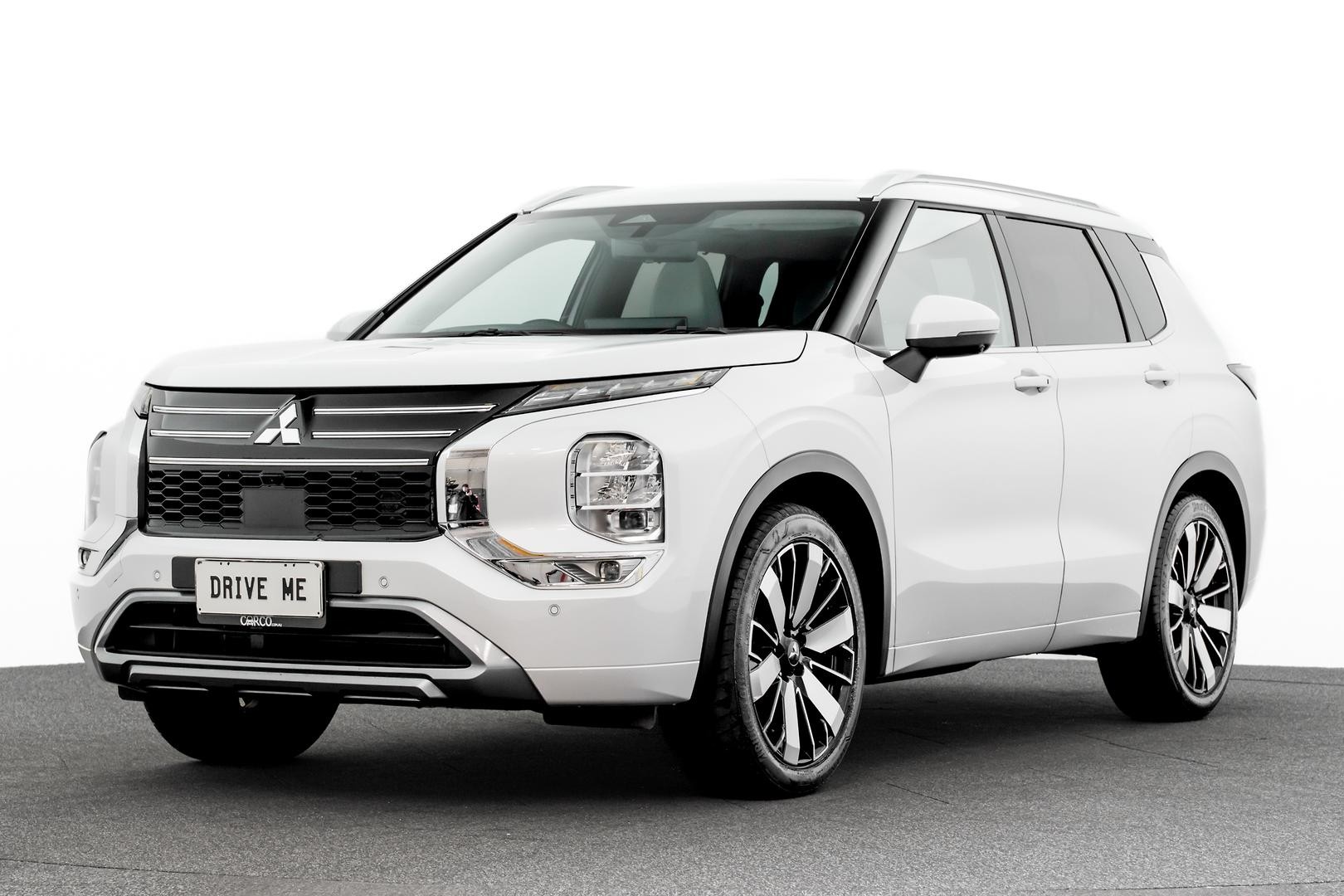 Mitsubishi Outlander image 1