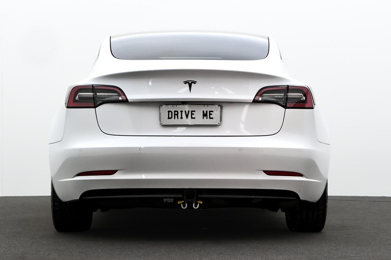Tesla Model 3 image 3