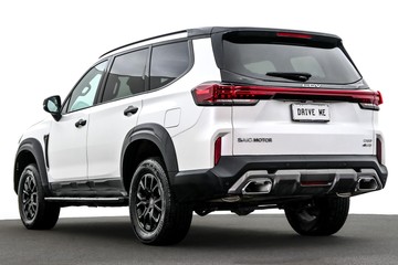 https://dvg-vehicle-assets.s3.amazonaws.com/U20142/1lwxi3vpt05mby8w9282s59sj.jpg