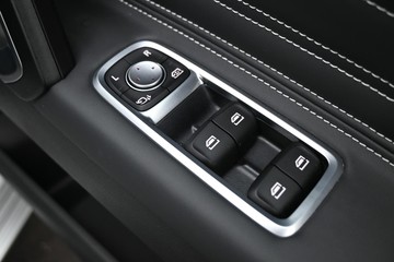 https://dvg-vehicle-assets.s3.amazonaws.com/U20142/3w93etod4v8ttwszxqhtgxhi0.jpg