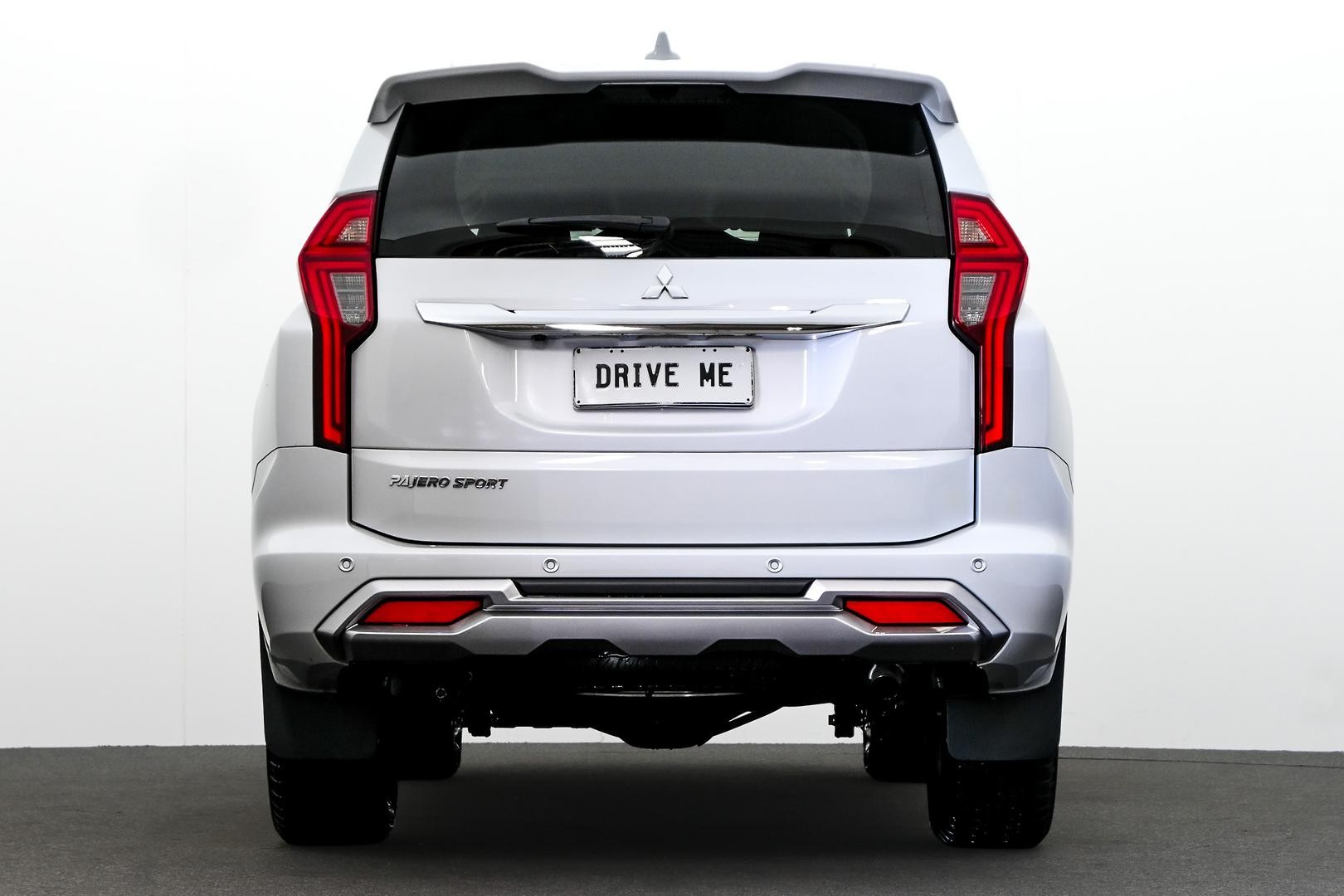 Mitsubishi Pajero Sport image 3