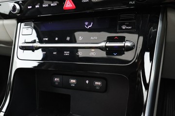 https://dvg-vehicle-assets.s3.amazonaws.com/U20156/7sxdezx733f7iu9y9ff98azpp.jpg
