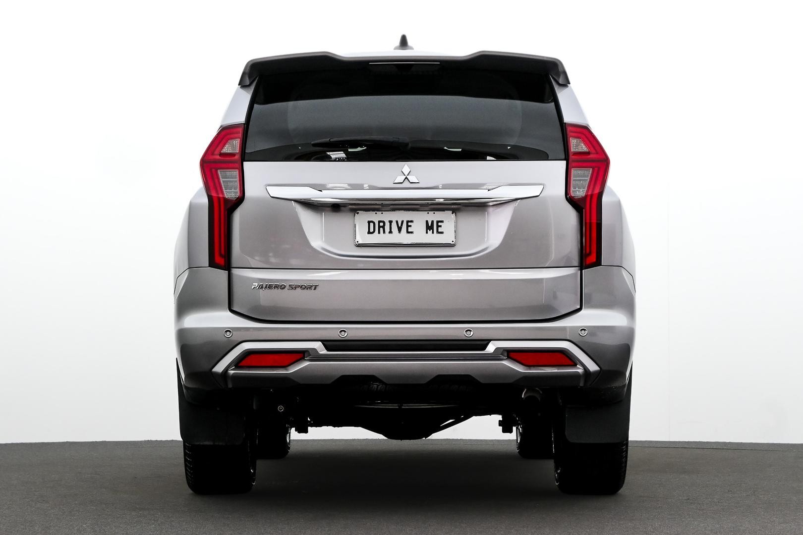 Mitsubishi Pajero Sport image 3