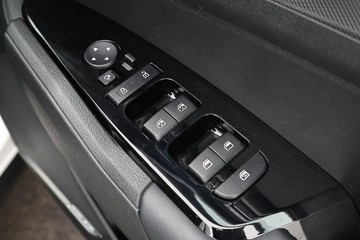 https://dvg-vehicle-assets.s3.amazonaws.com/U20171/f1jcs2o65kp806kjhd12fevqn.jpg