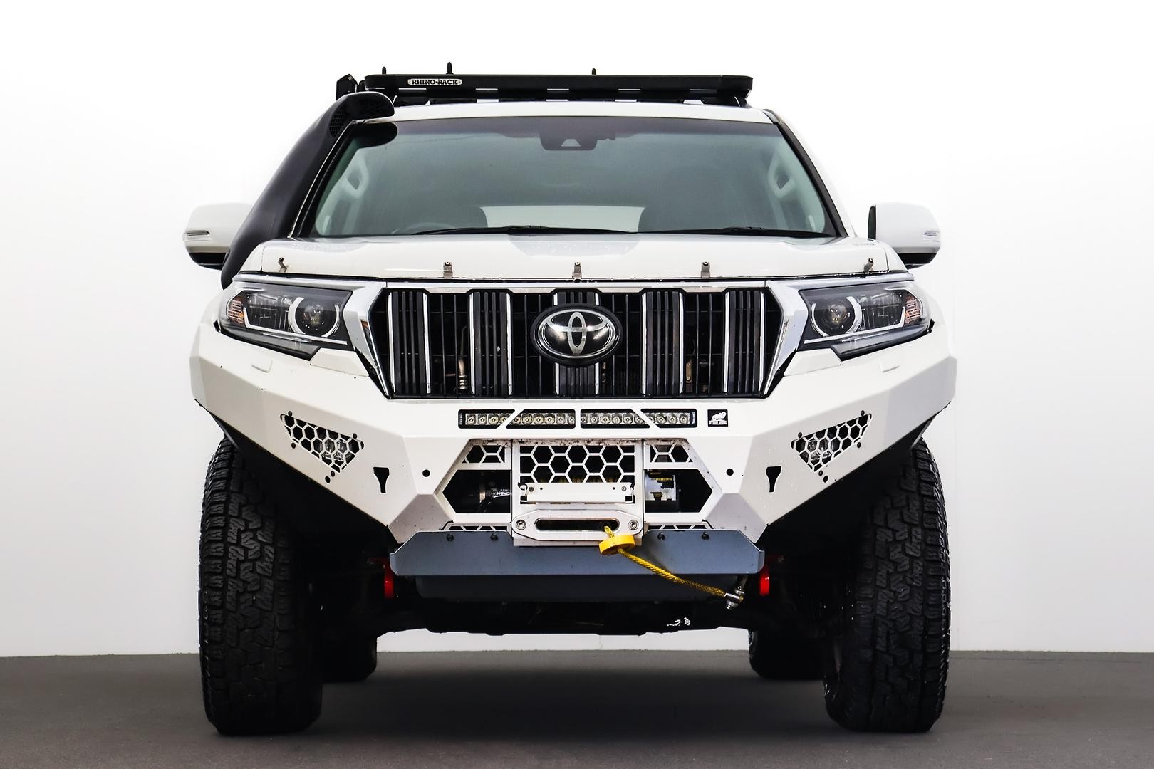 Toyota Landcruiser Prado image 2