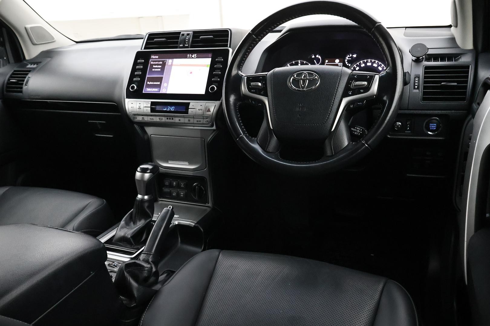 Toyota Landcruiser Prado image 4