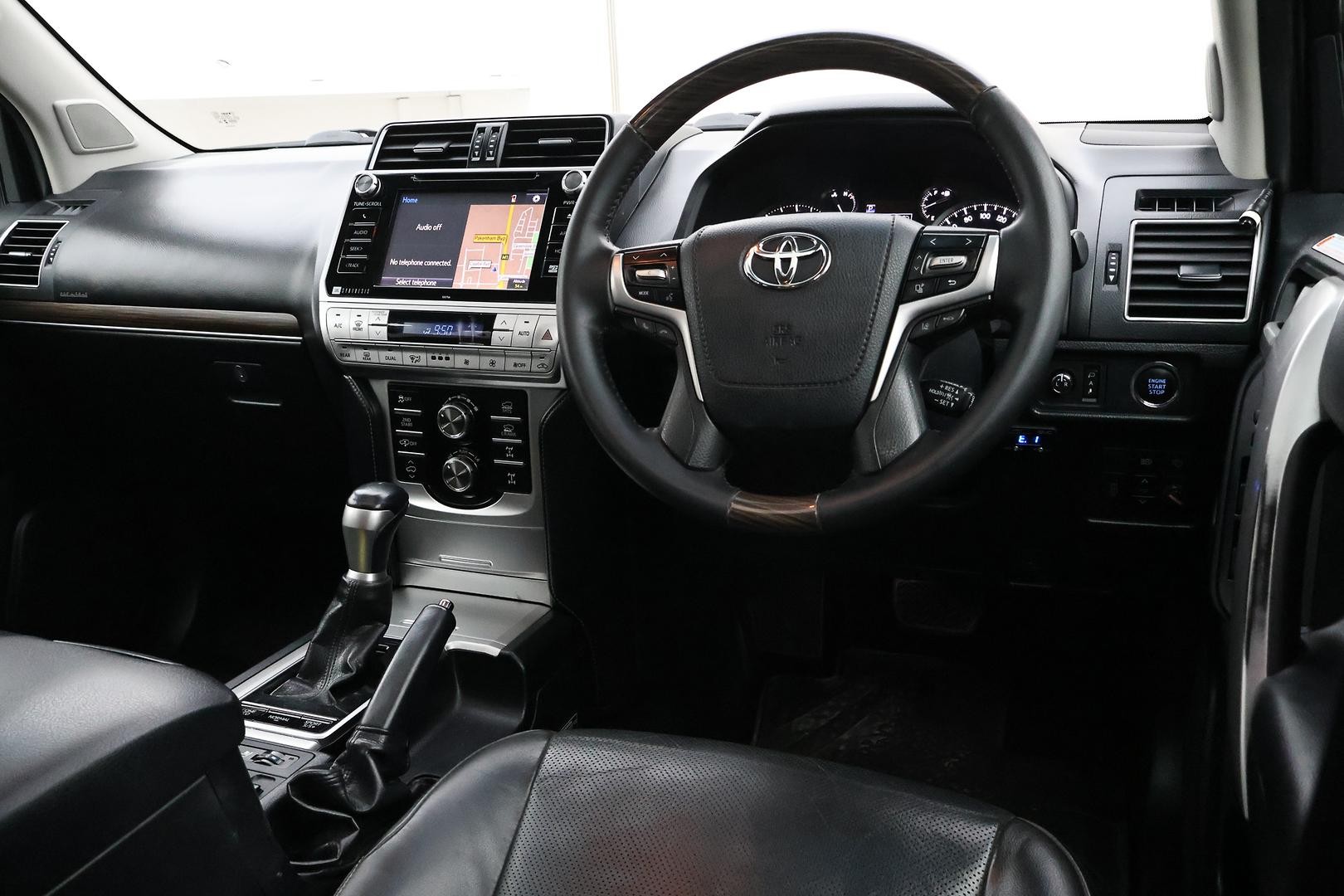 Toyota Landcruiser Prado image 4