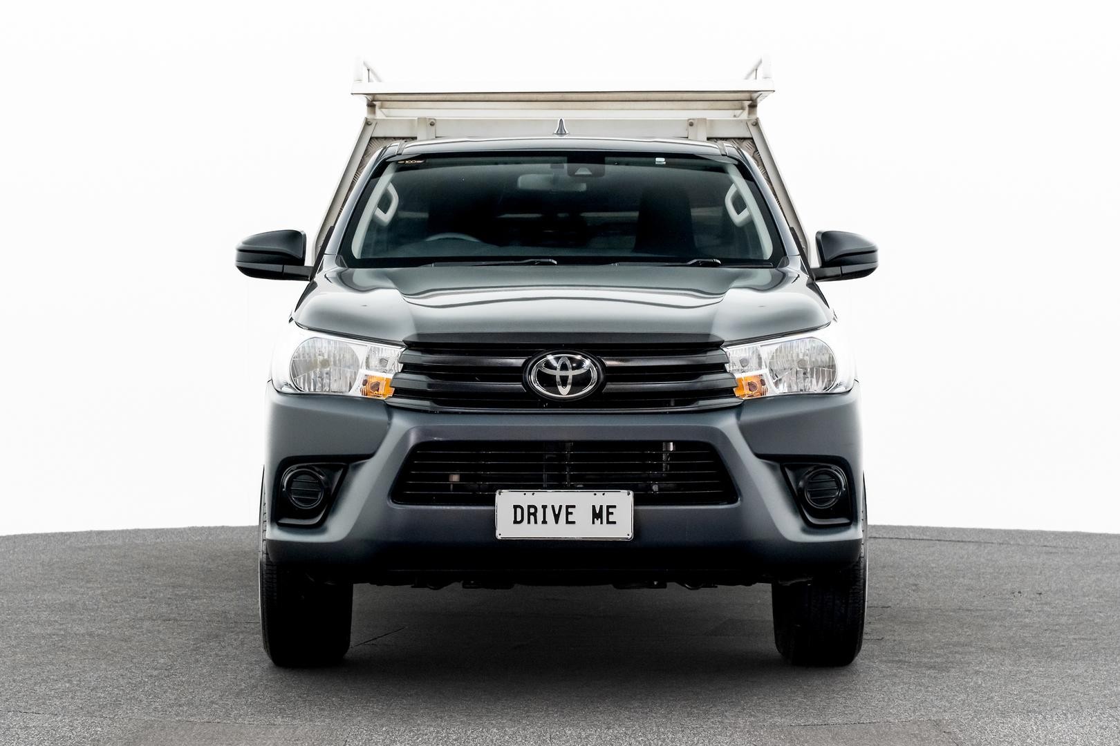 Toyota Hilux image 2
