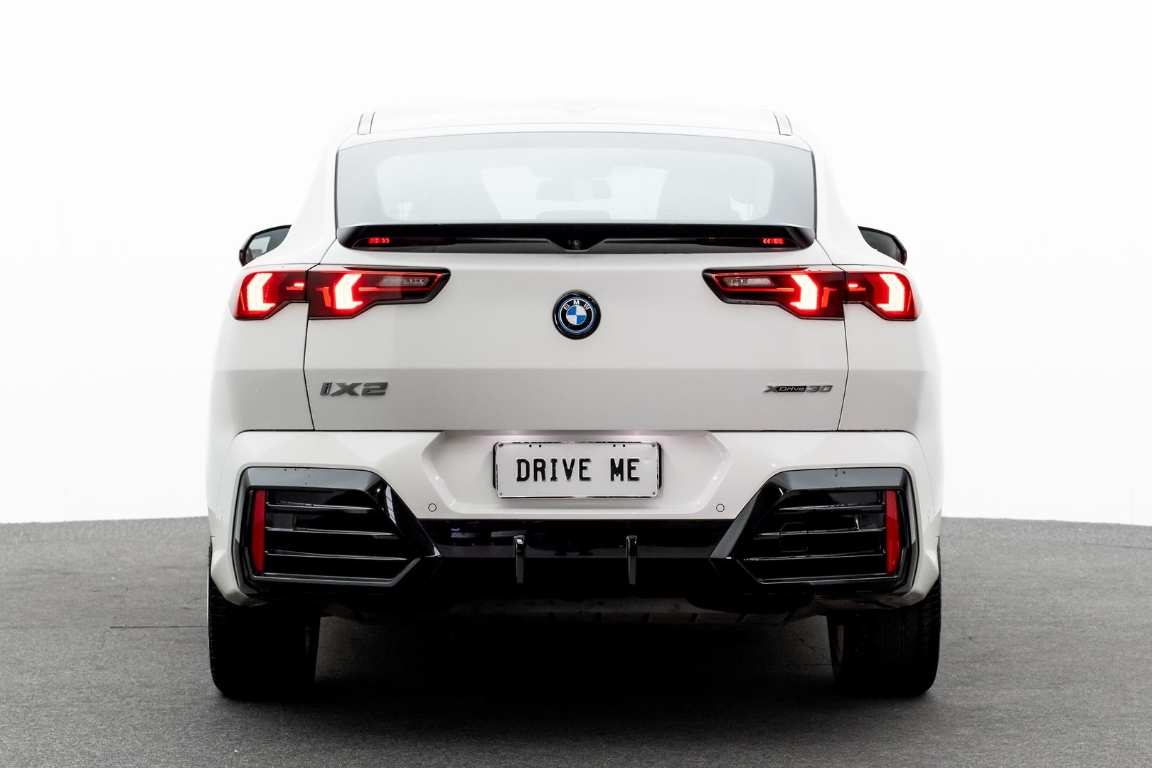 BMW Ix2 image 3