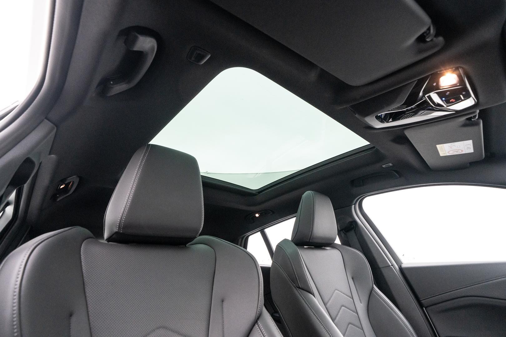 BMW Ix2 image 4