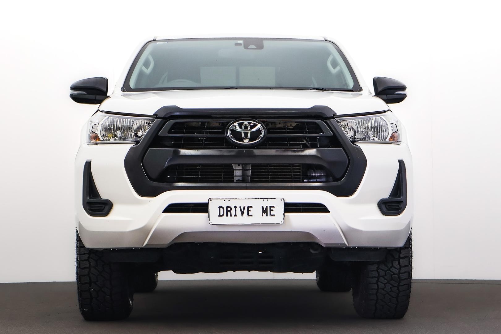 Toyota Hilux image 2