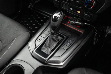 https://dvg-vehicle-assets.s3.amazonaws.com/U20270/2ftpf0kyo5nk07j64b5dgsa7i.jpg
