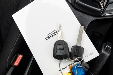 https://dvg-vehicle-assets.s3.amazonaws.com/U20270/acmm4oe3pmf9eji3lsqsz5ovr.jpg