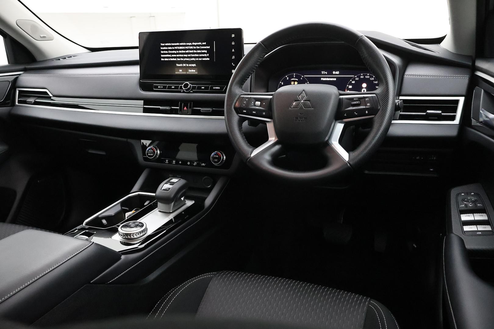 Mitsubishi Outlander image 4