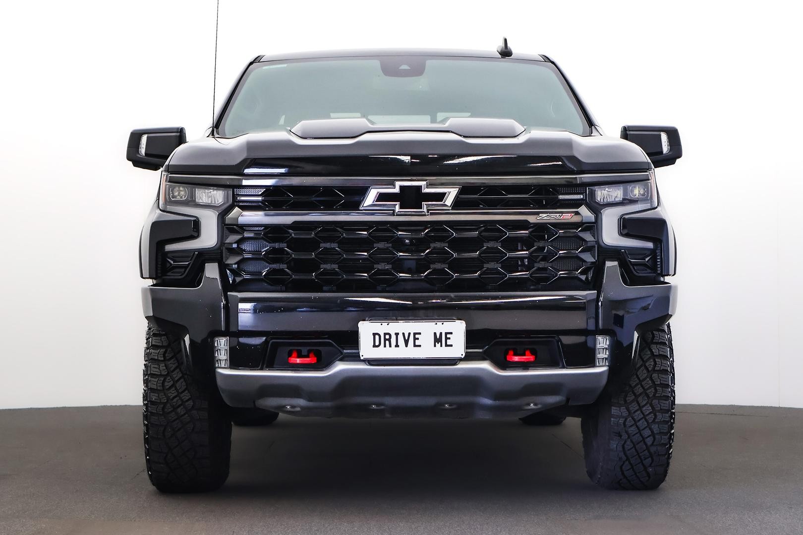 Chevrolet Silverado image 2