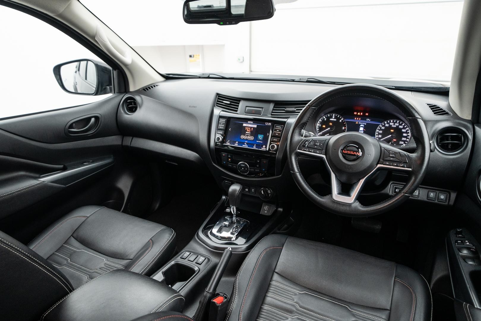 Nissan Navara image 4