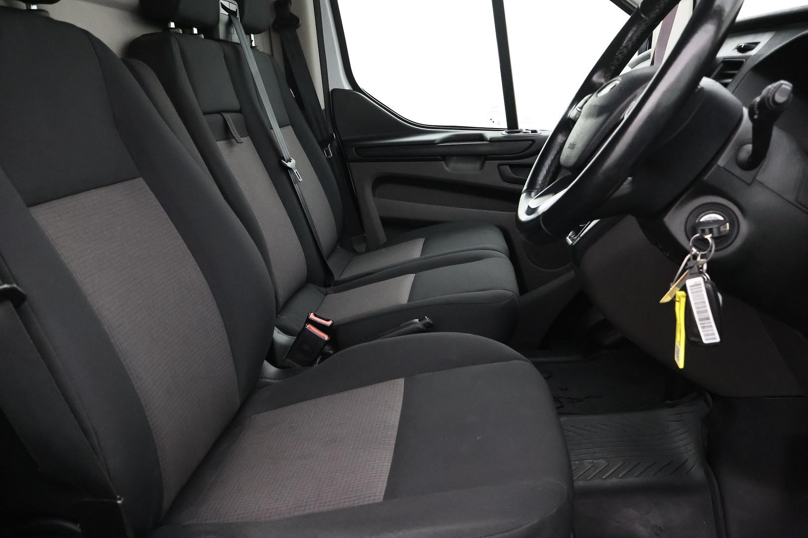 Ford Transit Custom image 4