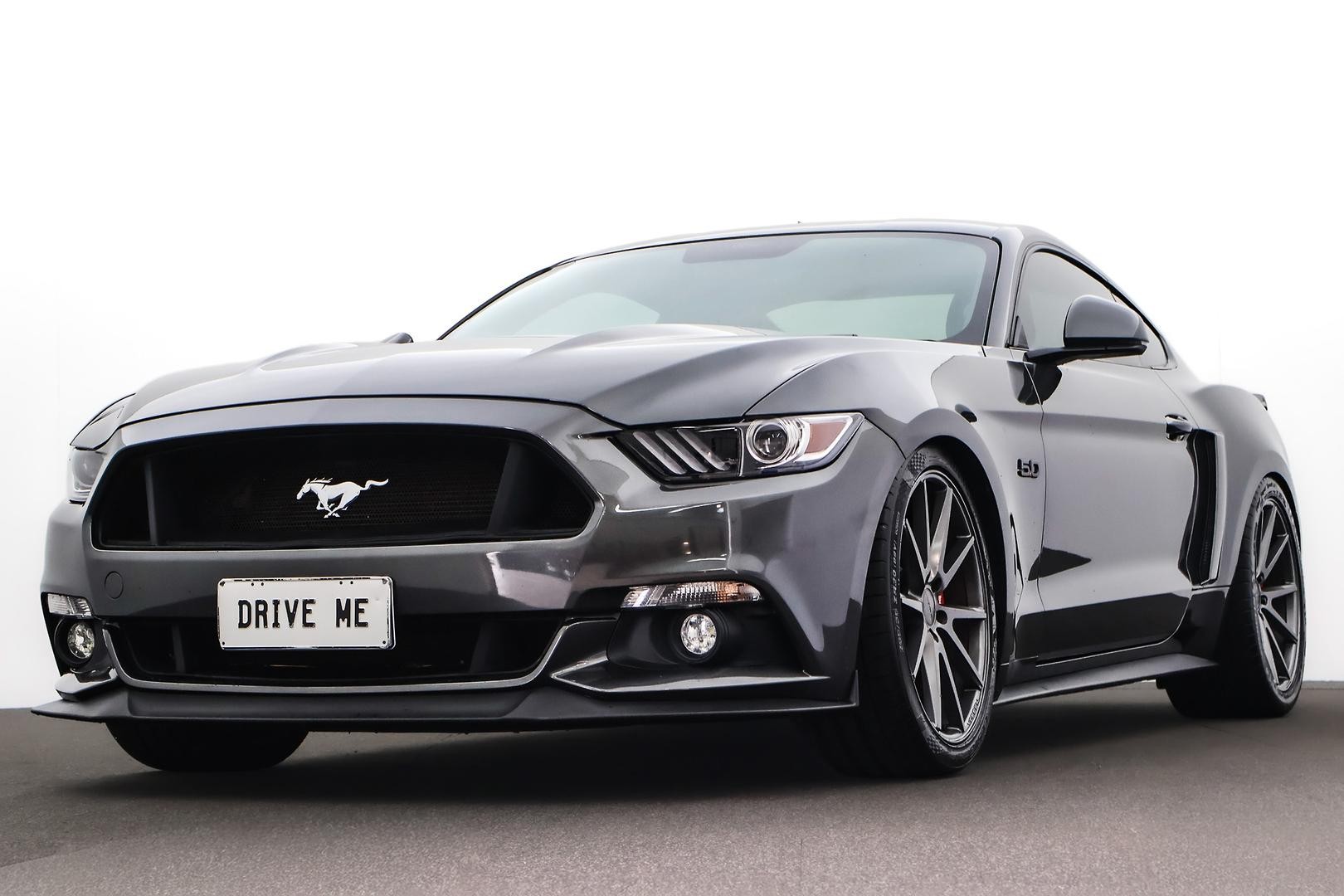 Ford Mustang image 1