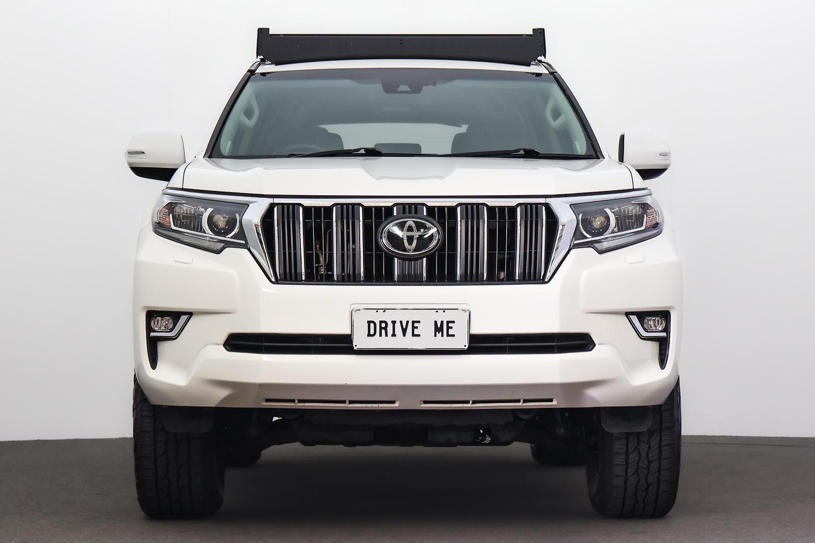 Toyota Landcruiser Prado image 2