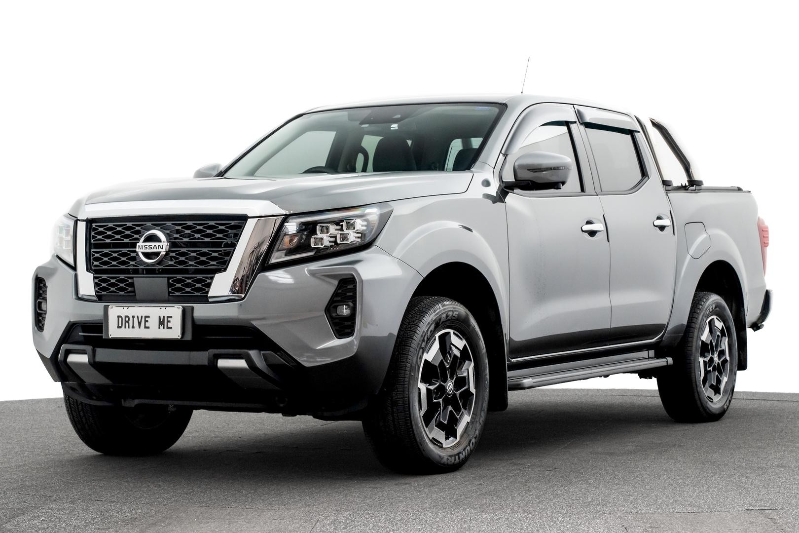 Nissan Navara image 1