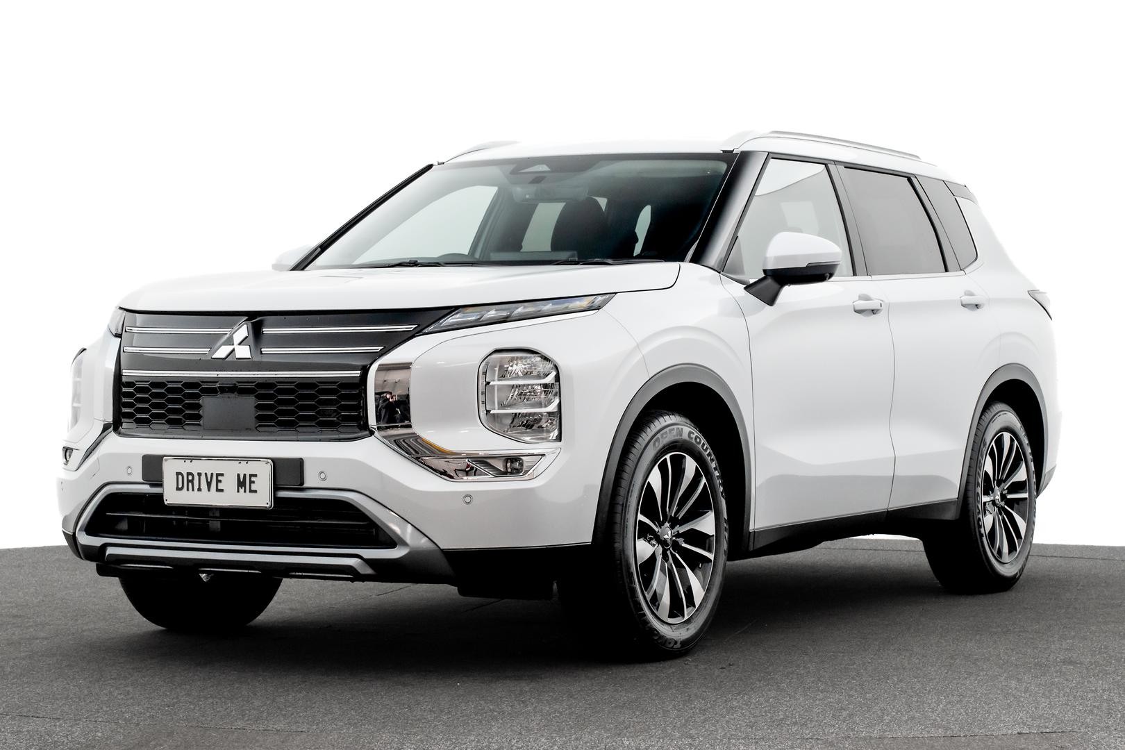 Mitsubishi Outlander image 1