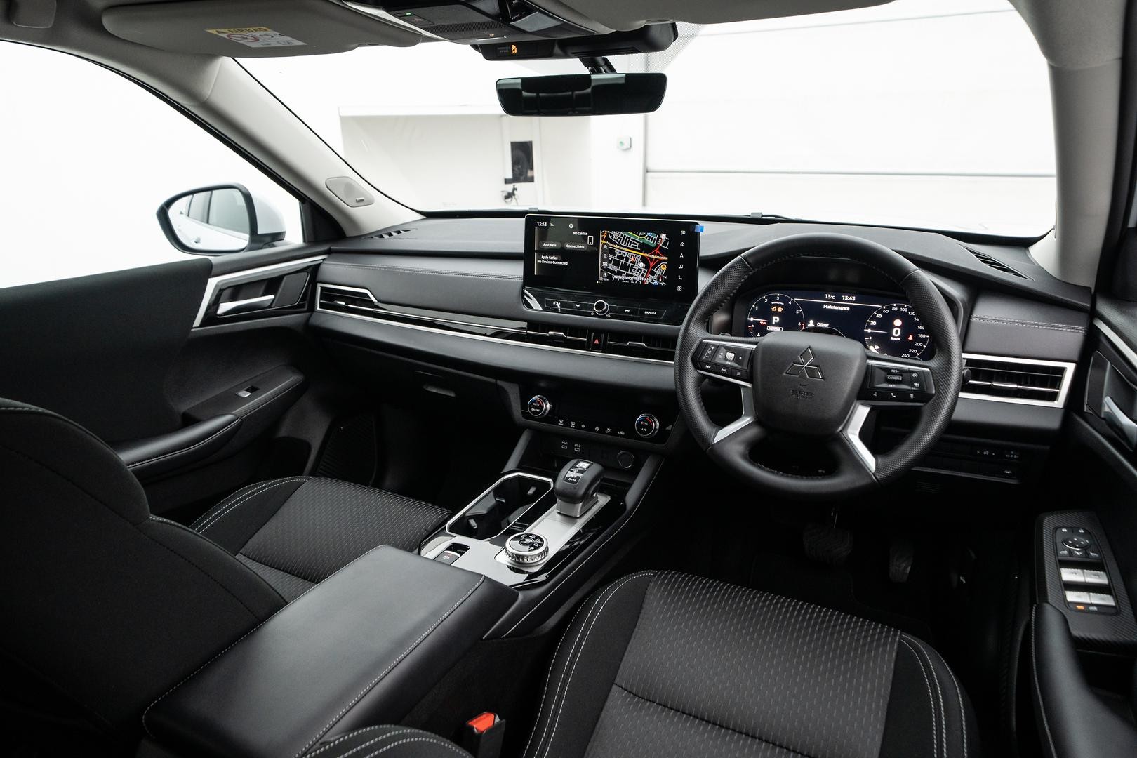 Mitsubishi Outlander image 4