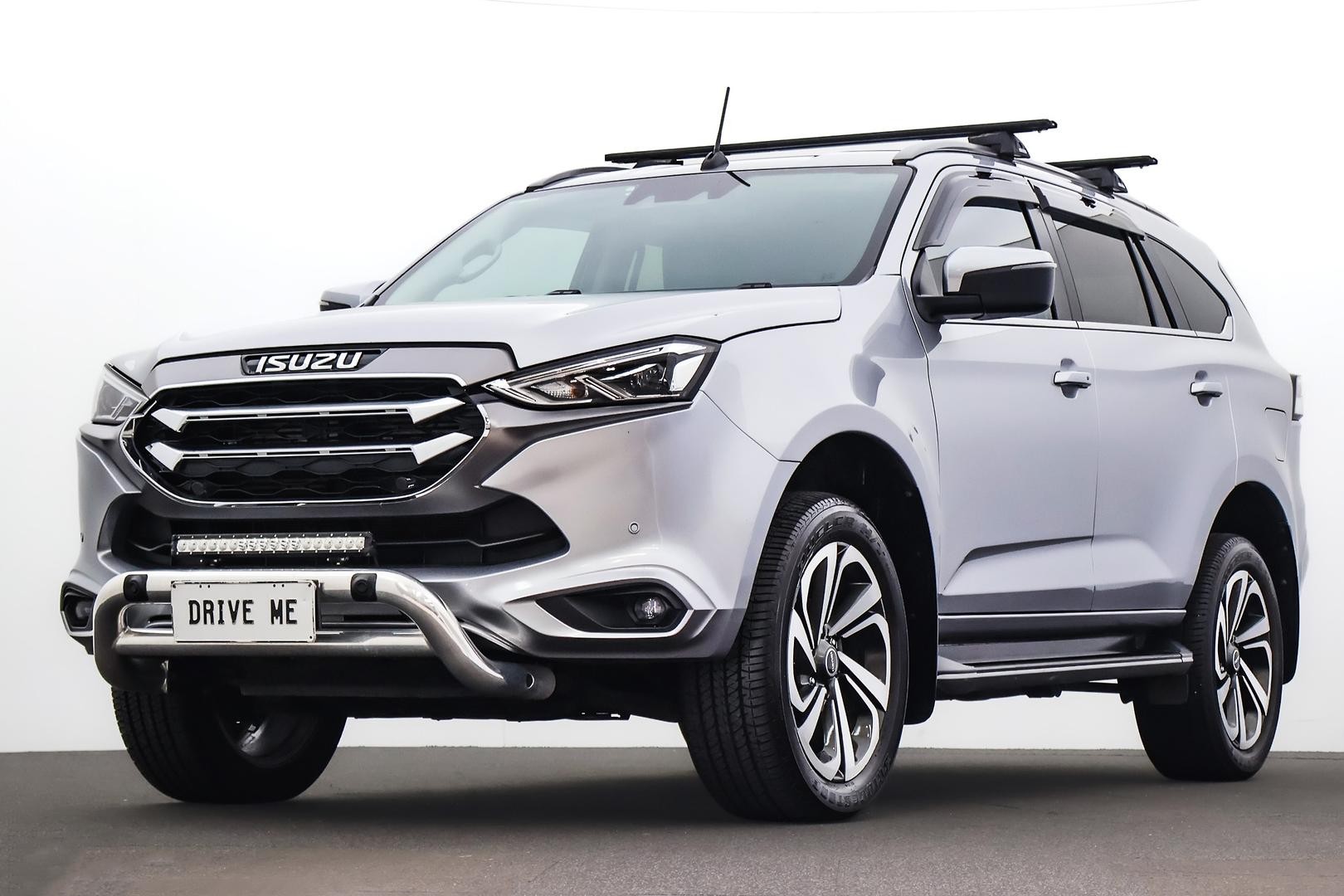Isuzu Mu-x image 1