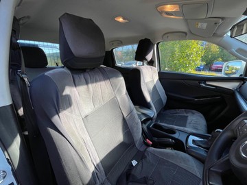 https://dvg-vehicle-assets.s3.amazonaws.com/V003955/6rl6k3s9kgezzwchzmoxup6pl.jpg