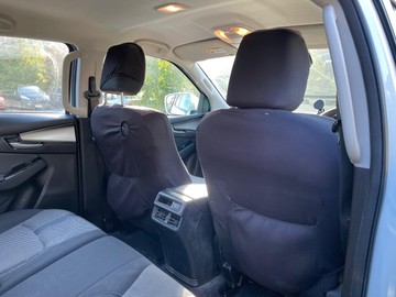 https://dvg-vehicle-assets.s3.amazonaws.com/V003955/em1kr2p80yaabbzva593q7019.jpg