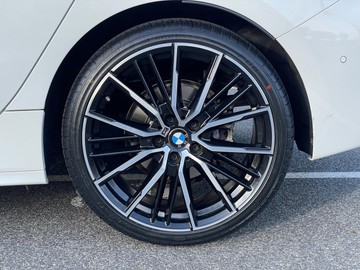 https://dvg-vehicle-assets.s3.amazonaws.com/V004062/3h8akuib825ety2b5g0dad557.jpg