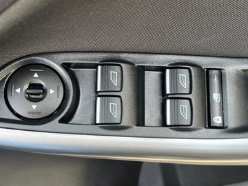 https://dvg-vehicle-assets.s3.amazonaws.com/V004150/1yy15td5x2o2m9u7jw1n3c2n9.jpg