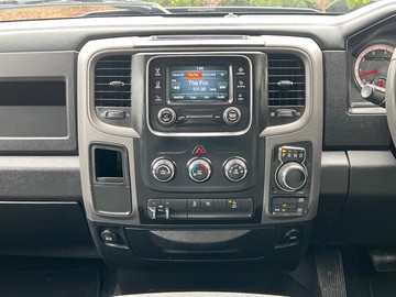 https://dvg-vehicle-assets.s3.amazonaws.com/V004210/1bdifb7ro6wpv19m03bdyfvb0.jpg