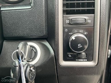 https://dvg-vehicle-assets.s3.amazonaws.com/V004210/ub41smn1jsil78sadg0b3fp8.jpg
