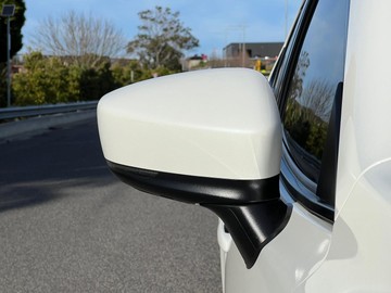 https://dvg-vehicle-assets.s3.amazonaws.com/V004223/1jlbffe8q82haa4dih9jon3ig.jpg