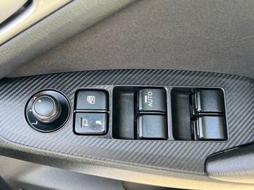 https://dvg-vehicle-assets.s3.amazonaws.com/V004223/5v5v2wtk6upg9asaxsagx94mh.jpg