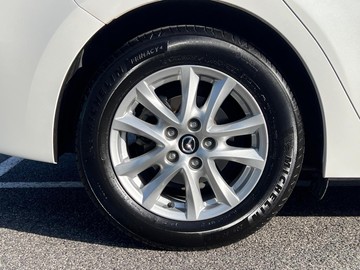 https://dvg-vehicle-assets.s3.amazonaws.com/V004223/9ky9h36sqf46xmaapl836hat3.jpg