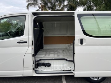 https://dvg-vehicle-assets.s3.amazonaws.com/V004224/5kf1k03ochfa8bgmoudzw0okx.jpg