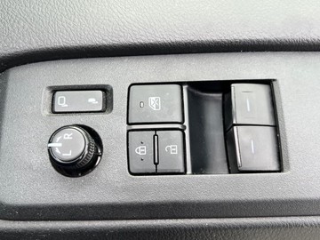 https://dvg-vehicle-assets.s3.amazonaws.com/V004224/dcjwcl5kbu3zzjoltra8vj6uh.jpg