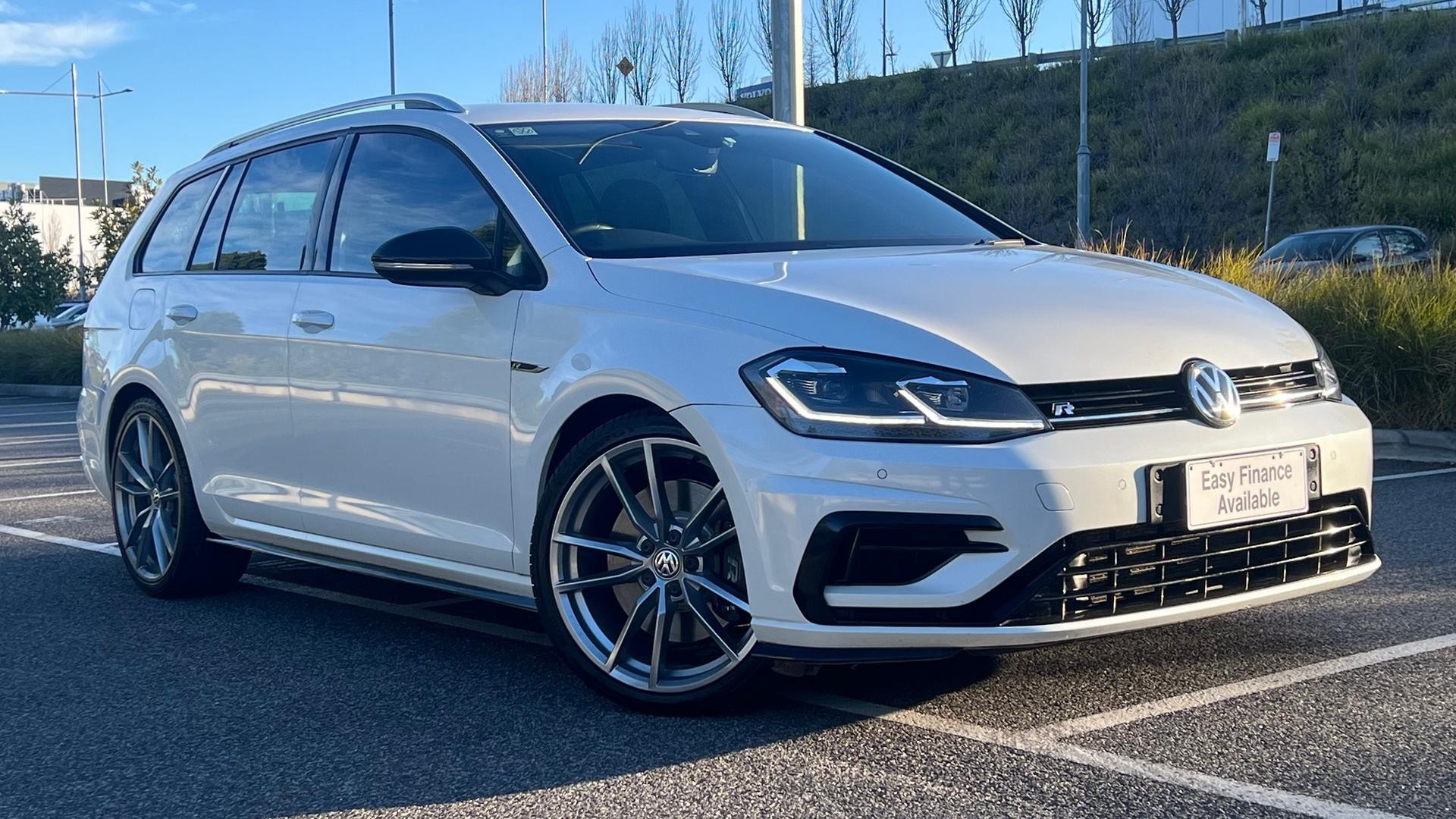 Volkswagen Golf image 1