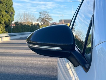 https://dvg-vehicle-assets.s3.amazonaws.com/V004238/9a3atxz823vqp1sesvlo05joa.jpg