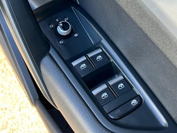 https://dvg-vehicle-assets.s3.amazonaws.com/V004300/7vaemcf32mqffdtoc8zenpgyr.jpg