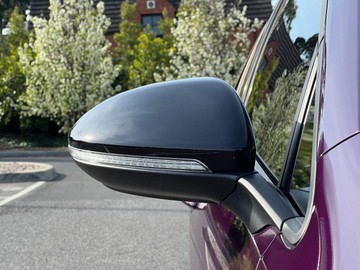 https://dvg-vehicle-assets.s3.amazonaws.com/V004394/cy12zrnkt0za3xz8pja4vxe3z.jpg