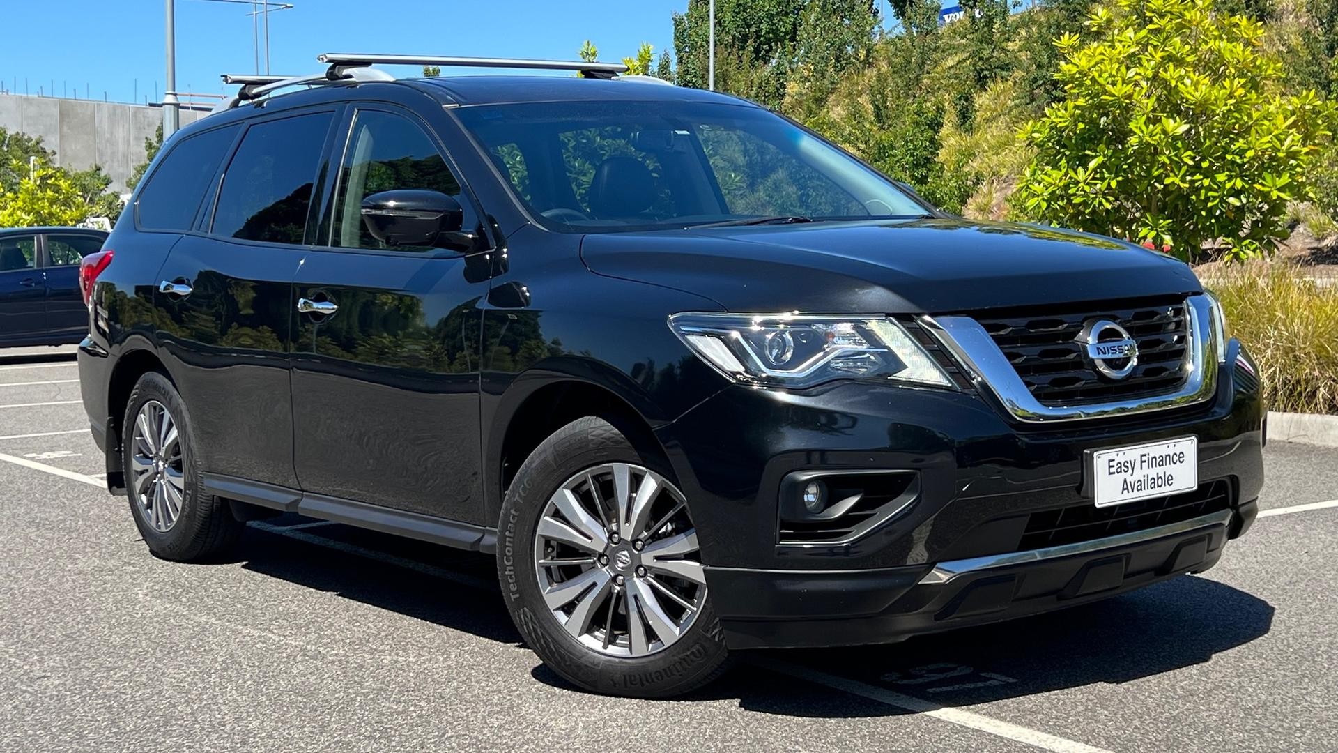 Nissan Pathfinder image 1