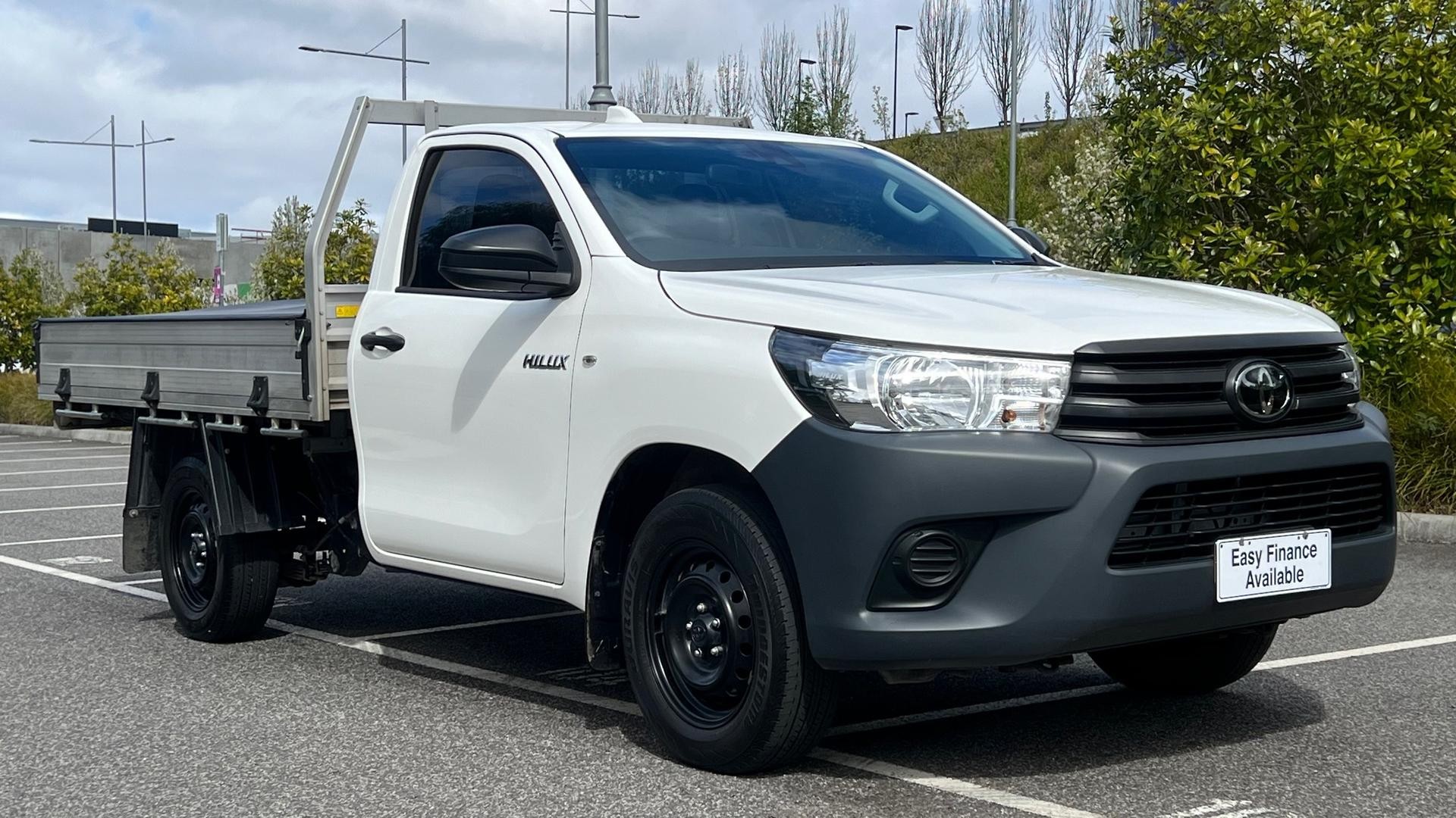 Toyota Hilux image 2