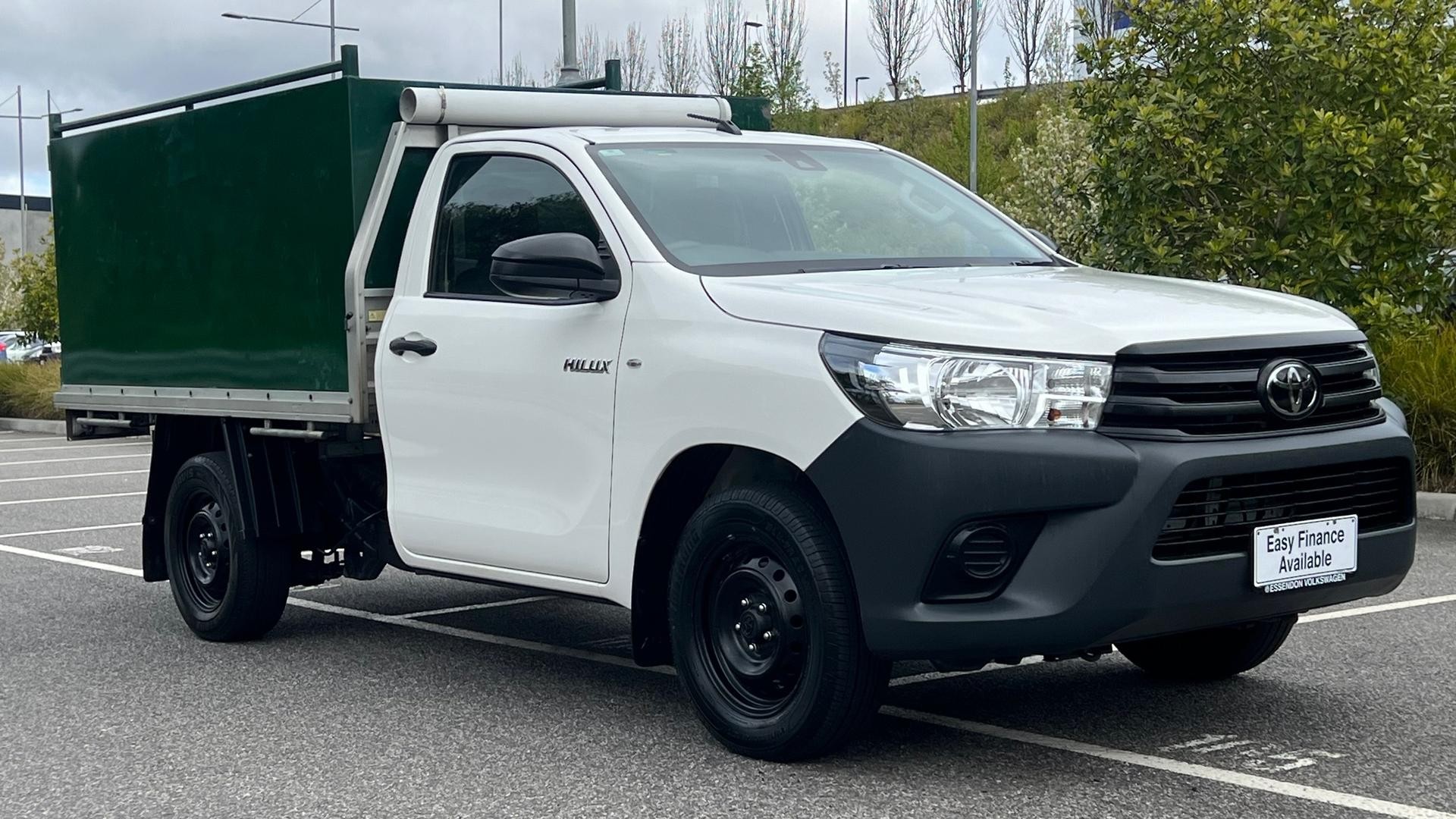 Toyota Hilux image 2