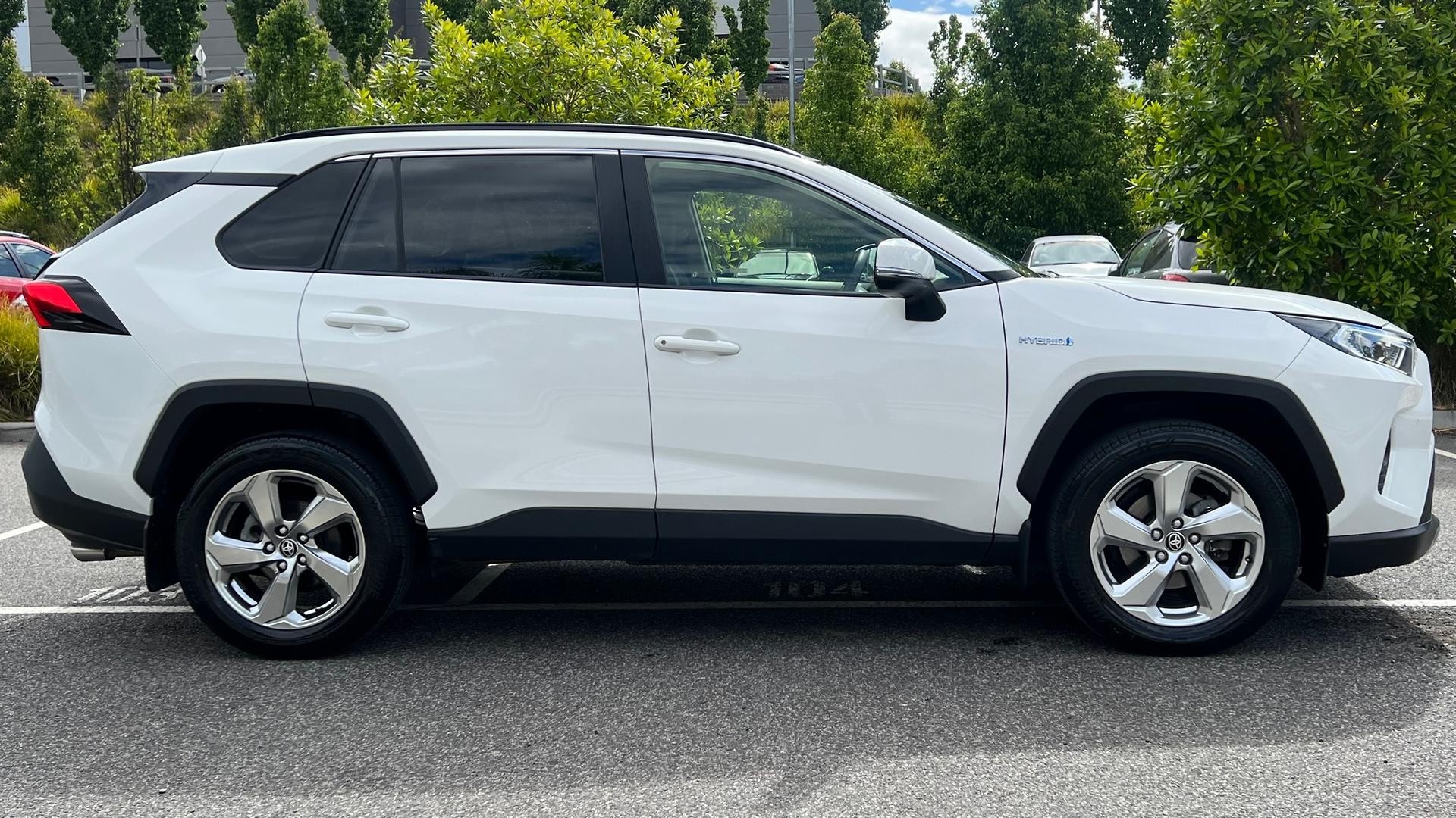 Toyota Rav4 image 3